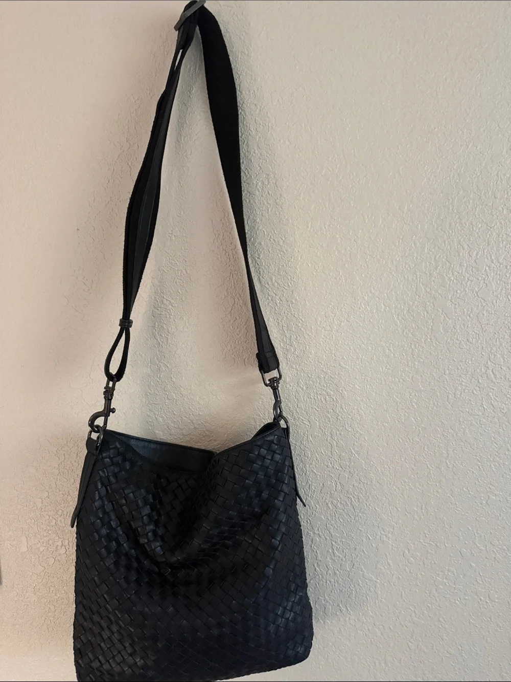 Bottega Veneta Black Intrecciato Leather Messenger Bag